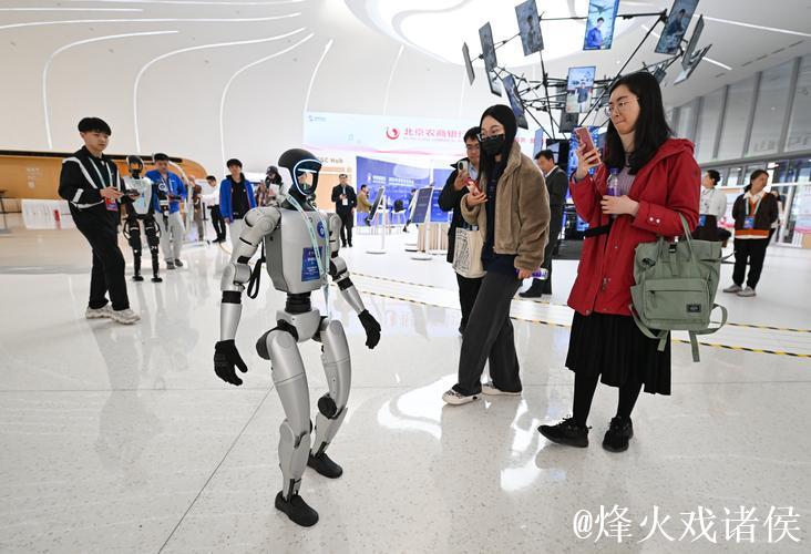 从“中国制造”到“中国智造”:外国人眼中的中国经济韧性 从“中国制造”到“中国智造”:外国人眼中的中国经济韧性